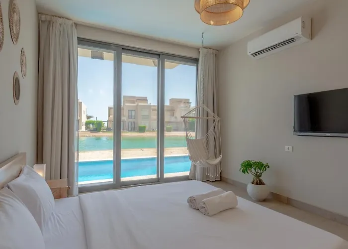 Breezy Lagoonfront Escape 3br With Private Heated Pool & Lagoon Access I Tawila El Gouna * Hurghada