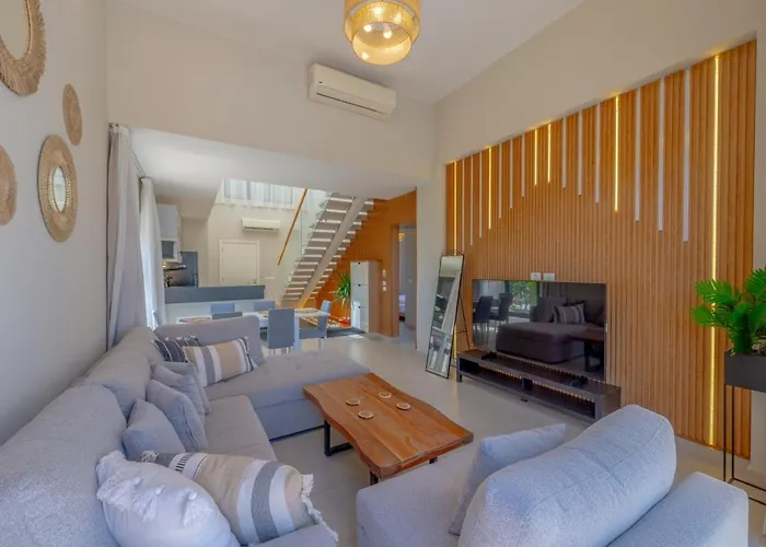 Breezy Lagoonfront Escape 3br With Private Heated Pool & Lagoon Access I Tawila El Gouna Villa *