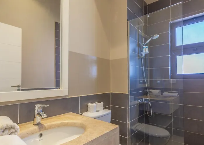 Villa Breezy Lagoonfront Escape 3br With Private Heated Pool & Lagoon Access I Tawila El Gouna