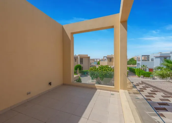 Breezy Lagoonfront Escape 3br With Private Heated Pool & Lagoon Access I Tawila El Gouna