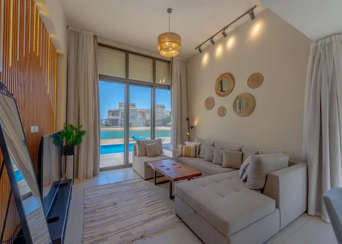 Breezy Lagoonfront Escape 3br With Private Heated Pool & Lagoon Access I Tawila El Gouna Villa