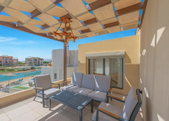 Breezy Lagoonfront Escape 3br With Private Heated Pool & Lagoon Access I Tawila El Gouna *