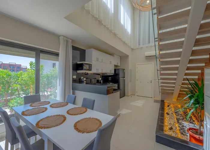Villa Breezy Lagoonfront Escape 3br With Private Heated Pool & Lagoon Access I Tawila El Gouna