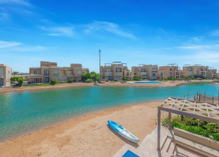 Breezy Lagoonfront Escape 3br With Private Heated Pool & Lagoon Access I Tawila El Gouna Villa