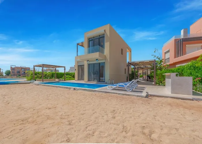 Breezy Lagoonfront Escape 3br With Private Heated Pool & Lagoon Access I Tawila El Gouna Villa