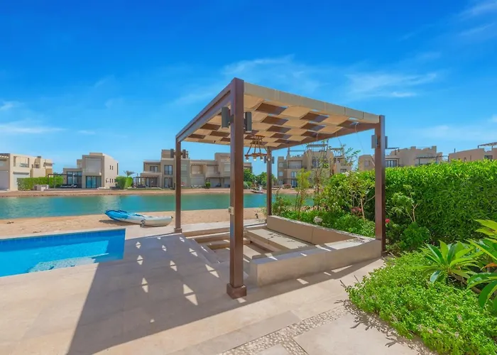 Breezy Lagoonfront Escape 3br With Private Heated Pool & Lagoon Access I Tawila El Gouna