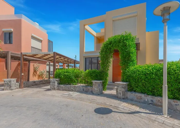 Breezy Lagoonfront Escape 3br With Private Heated Pool & Lagoon Access I Tawila El Gouna Hurghada